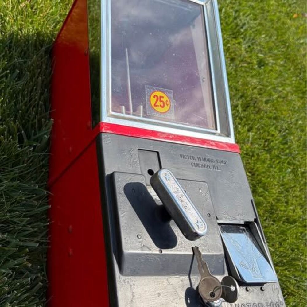 Victor "88" Vending Machine .25